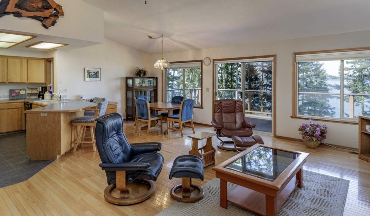 where does ken jennings live